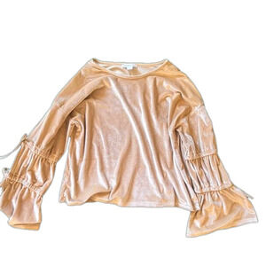 LOVERICHE gold velour top 🤩